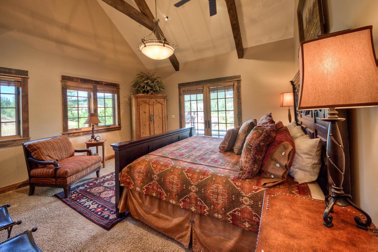 Antler Ridge Lodge 빅스카이 외부 사진