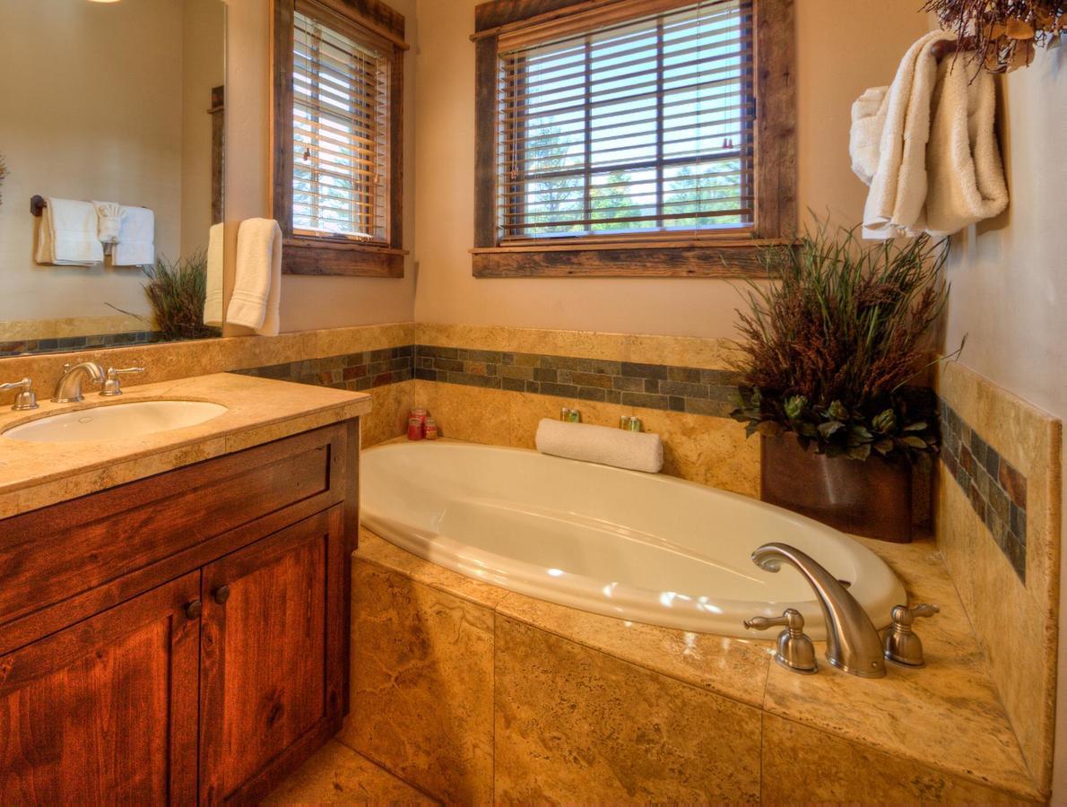 Antler Ridge Lodge 빅스카이 외부 사진