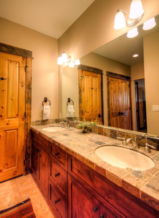 Antler Ridge Lodge 빅스카이 외부 사진
